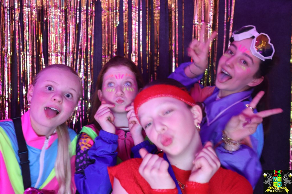 ../Images/Jeugd Opwarmbal Photobooth 178.jpg